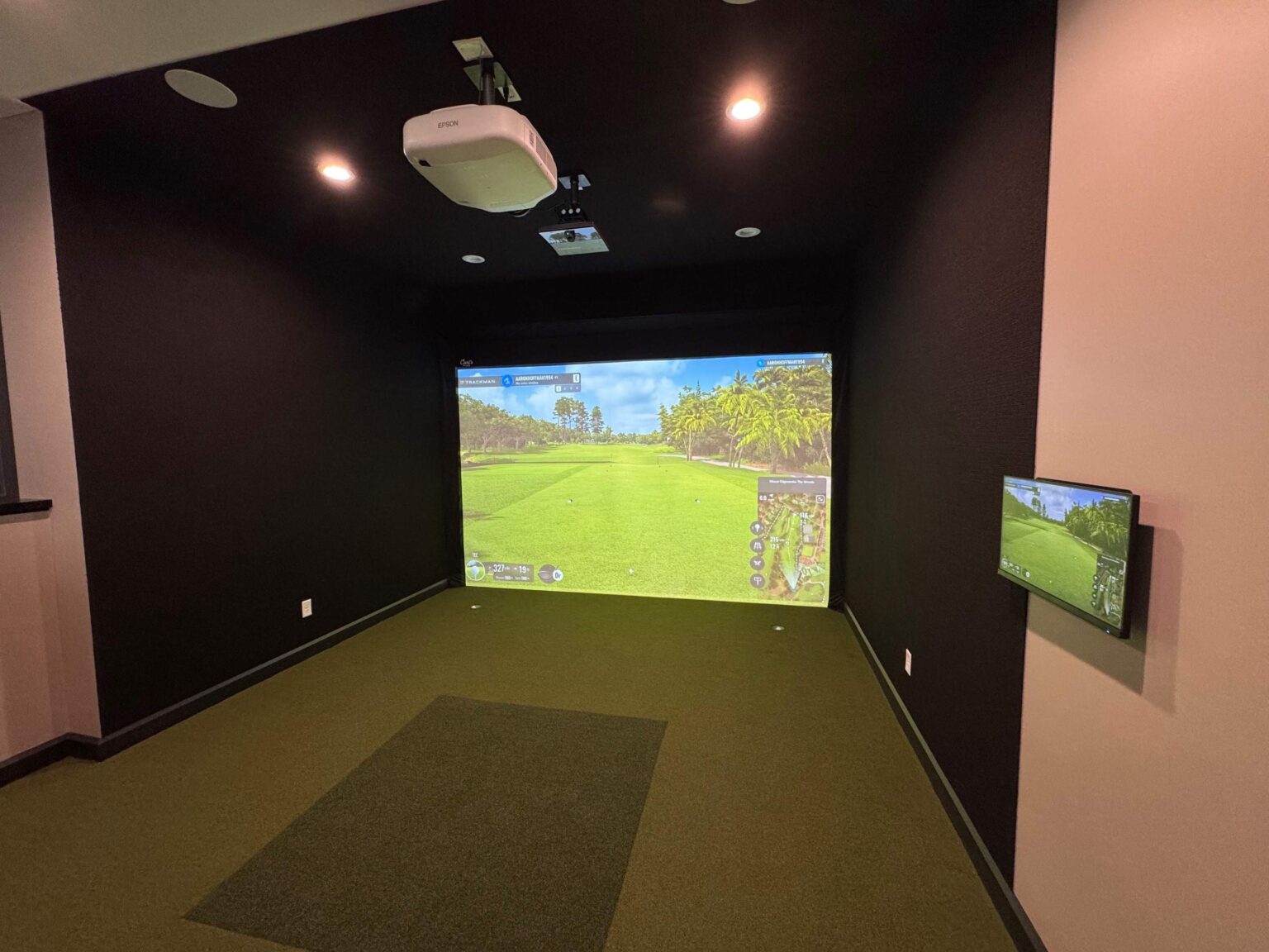 indoor golf simulator set up in Ohio